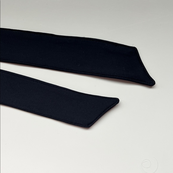 ALO Yoga Black Hairband - Picture 4 of 5